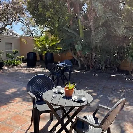 Lovely Garden Studio 2 - 10 Minute Walk To Beach Cidade Do Cabo Exterior foto